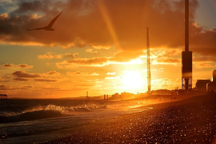 pxhere : Heat is becoming a factor that has to be worked around, rather than a brief inconvenience