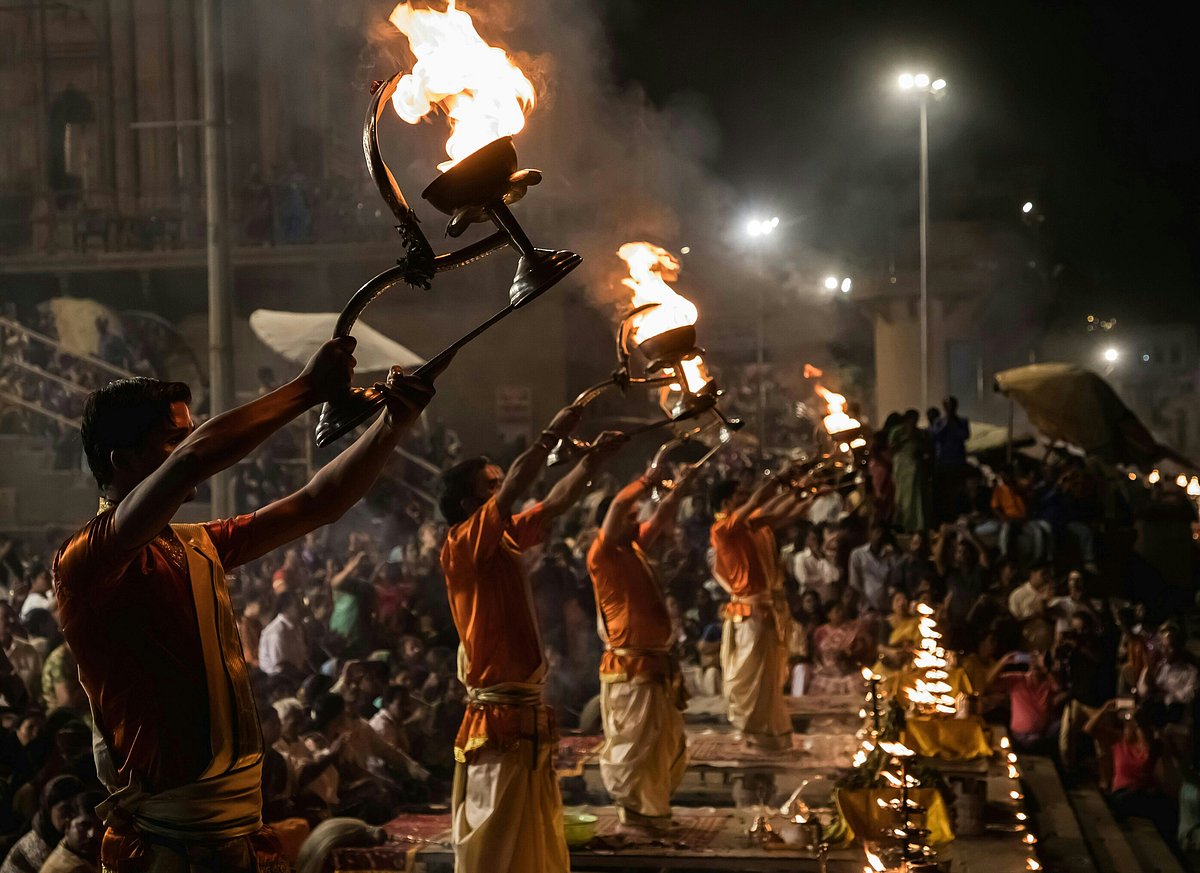 Unsplash : Ghats of Varanasi
