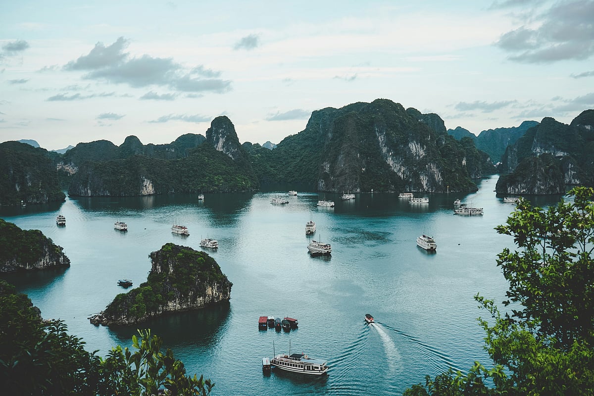 Unsplash  : Hạ Long, Vietnam