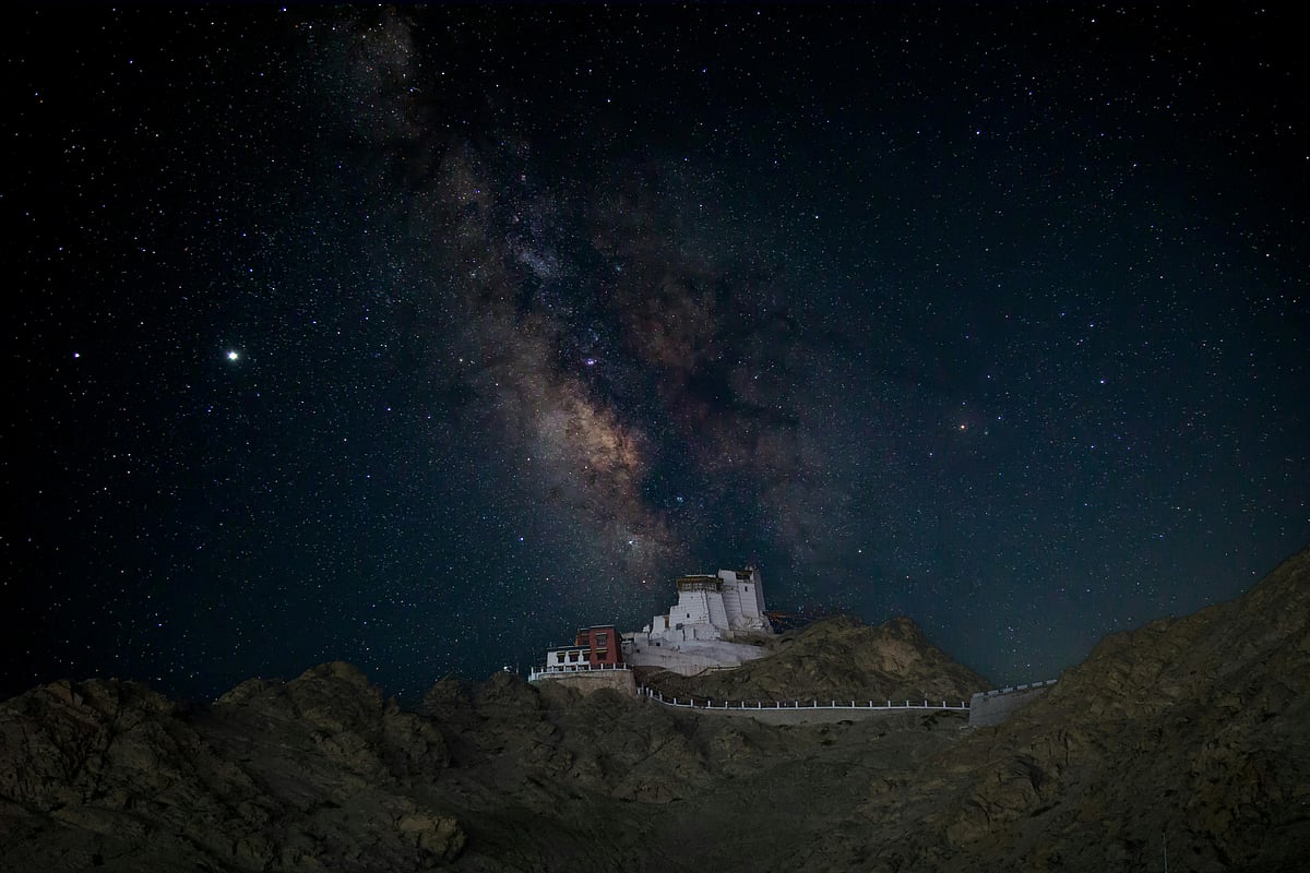 Unsplash : Ladakh's night sky offers exquisite views of the meteor showers