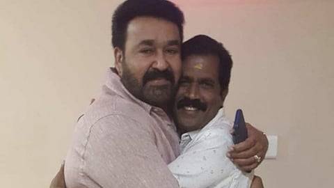 മോഹൻലാൽ പ്രൊഡക്ഷൻ കൺട്രോളർ സി​ദ്ധു പനയ്ക്കലിനൊപ്പം