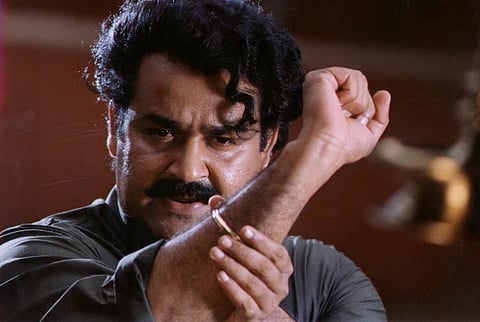 'ആറാംതമ്പുരാനി'ൽ മോഹൻലാൽ 
