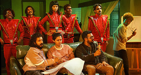 കറക്കത്തിലെ 'യക്ഷിയേ ചിരി' ​ഗാനത്തിന്റെ പോസ്റ്ററിൽ നിന്ന്
