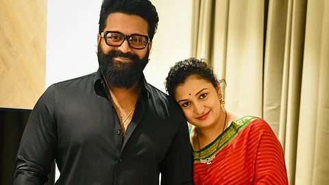 ഋഷഭ് ഷെട്ടിയും ഭാര്യ പ്ര​ഗതിയും