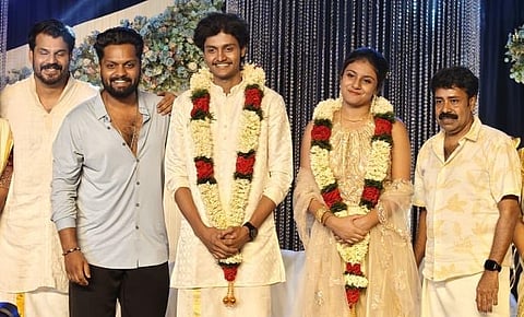 'ലൗ ആന്റ് യു'ടൈറ്റിൽ പ്രകാശനച്ചടങ്ങിൽ ബാലുവർ​ഗീസും ചിത്രത്തിലെ പ്രധാന അഭിനേതാക്കളും