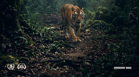 'ലർക്ക്' പോസ്റ്റർ