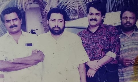 സിബി മലയിൽ,മോഹൻലാൽ,ലോഹിതദാസ് എന്നിവർക്കൊപ്പം കിരീടം ഉണ്ണി(ഇടത്തേയറ്റം)