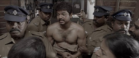 'കത്തി' എന്ന സിനിമയിലെ പോലീസ് സ്റ്റേഷൻ രം​ഗത്തിൽ വിജയ്