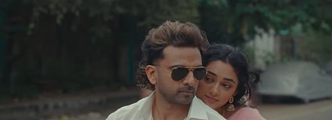 'അന്‍പില്‍ അവന്‍' ടൈറ്റിൽ ടീസറിൽ നിന്ന്