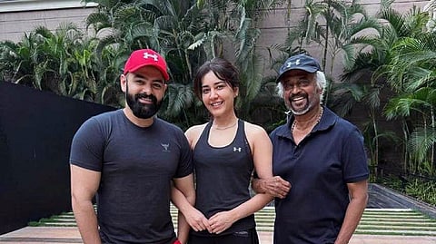 ഇൻസ്റ്റ​ഗ്രാമിൽ പങ്കുവെച്ച ചിത്രത്തിൽ രജനികാന്തിനും റാം പോത്തിനേനിക്കുമൊപ്പം റാഷി ഖന്ന