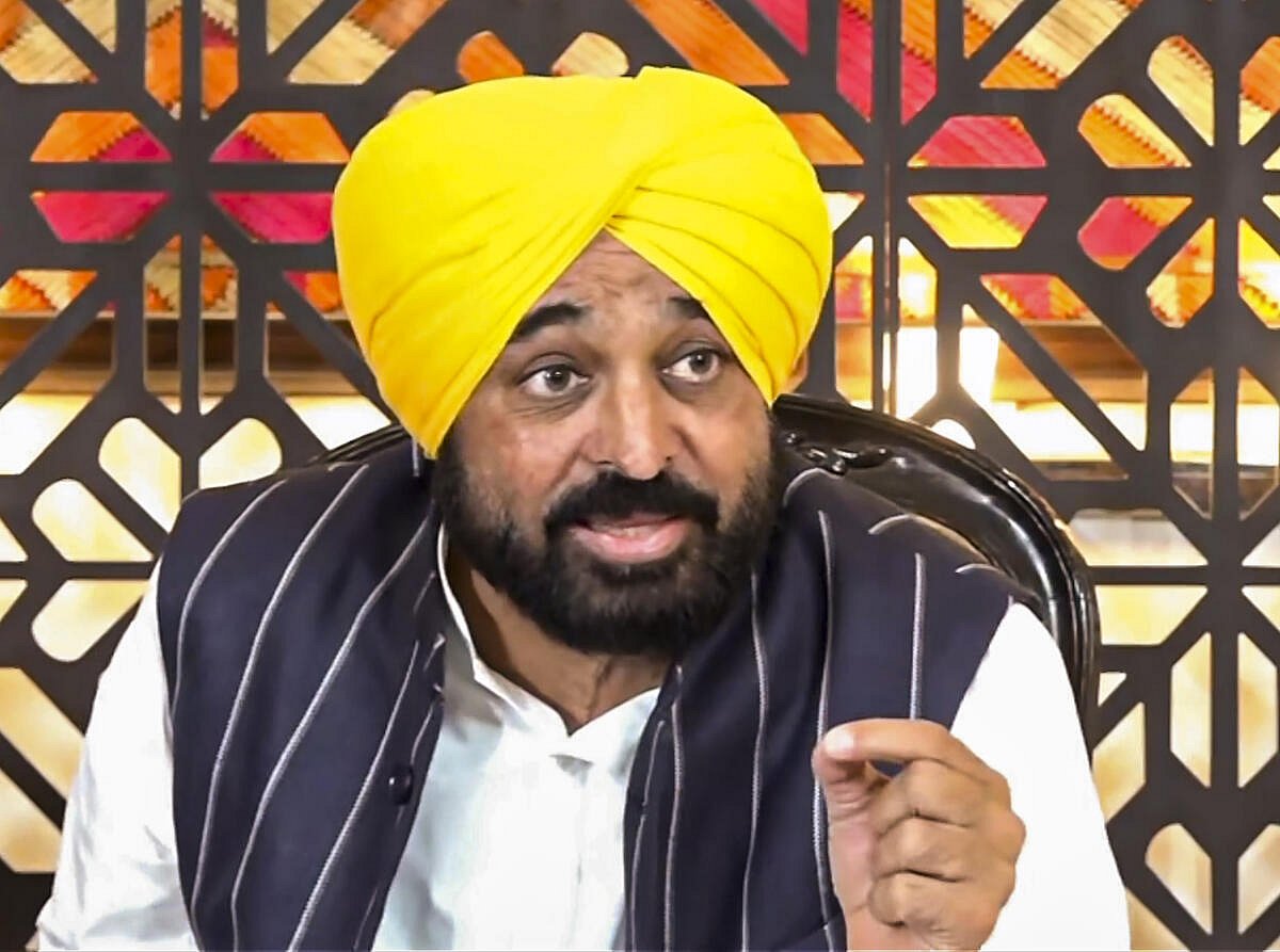 ಏರ್ಪೋರ್ಟ್ನಲ್ಲಿ ಮಾನ್ಗೆ 3 ಗಂಟೆ ತಡೆ, 50 ಸಾವಿರ ದಂಡ:BJP ವಿರುದ್ಧ AAP ಗರಂ
