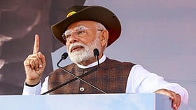 ಮೋದಿ ನಾಯಕತ್ವದಿಂದ 25 ಕೋಟಿ ಮಂದಿ ಬಡತನದಿಂದ ಮುಕ್ತ: ಸಚಿವ ಸಂಪುಟದ ಹೊಗಳಿಕೆ