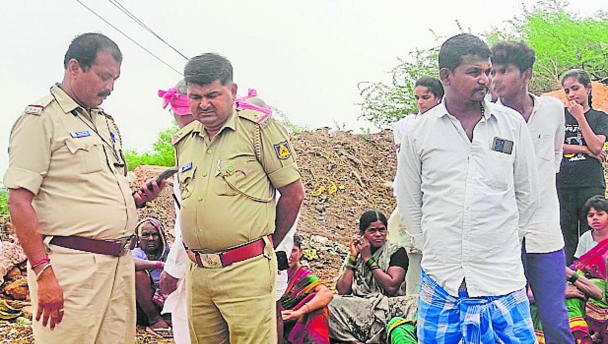 ವಿಭೂತಿಹಳ್ಳಿ: ರಸ್ತೆ ನಿರ್ಮಾಣಕ್ಕೆ ಮತ್ತೆ ಭುಗಿಲೆದ್ದ ಅಸಮಾಧಾನ