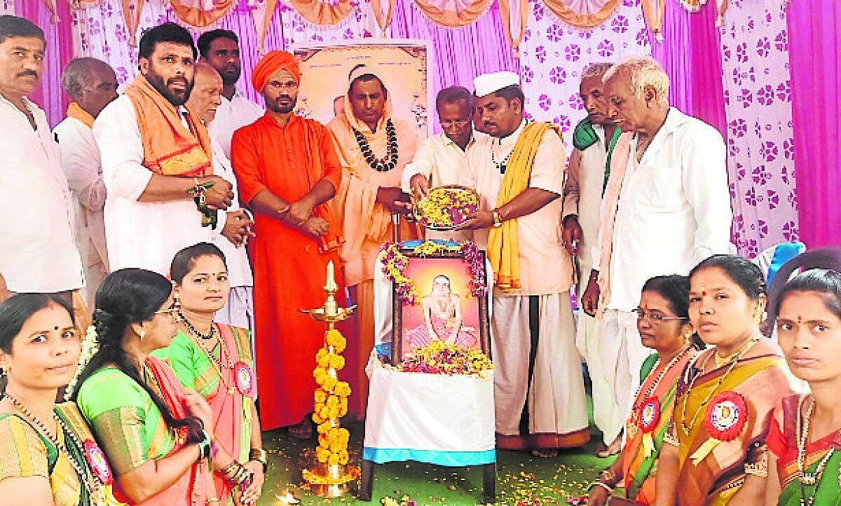 ‘ಆಧ್ಯಾತ್ಮಿಕ ಜ್ಞಾನಕ್ರಾಂತಿಗೆ ಶ್ರೀಗಳ ಶ್ರಮ ಅಪಾರ’