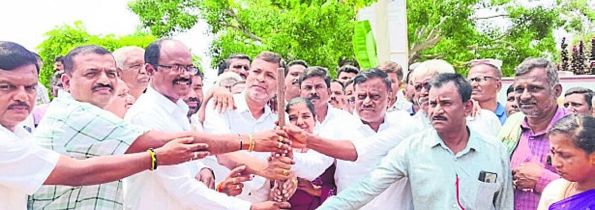 ಅಭಿವೃದ್ಧಿ ಕಾಮಗಾರಿಗೆ ಚಾಲನೆ