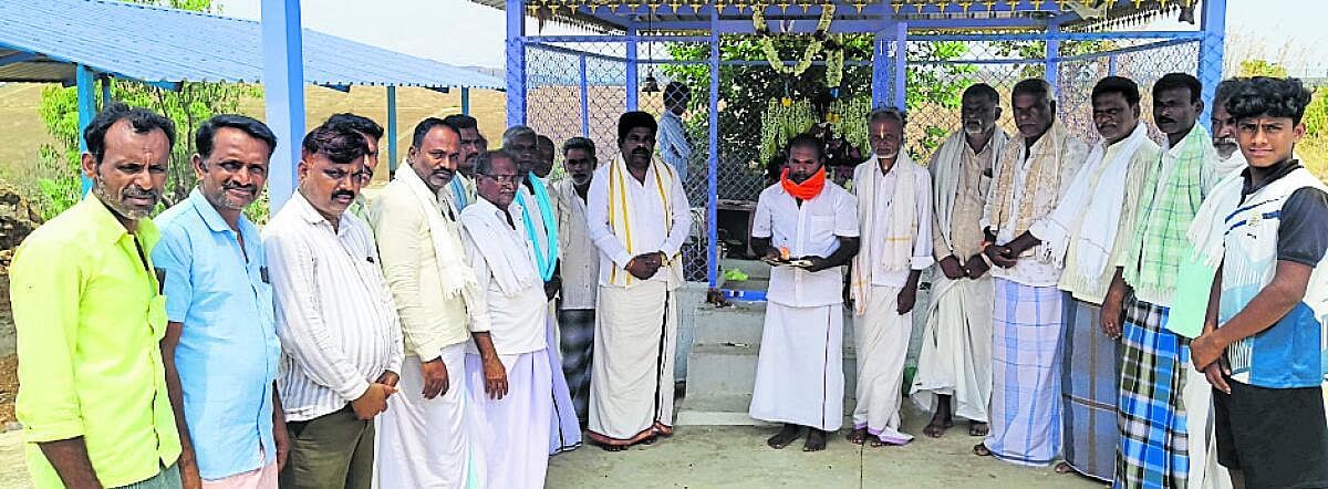 ಮಳೆಗಾಗಿ ಬಾಲ ಕೃಷ್ಣಸ್ವಾಮಿಗೆ ಪೂಜೆ