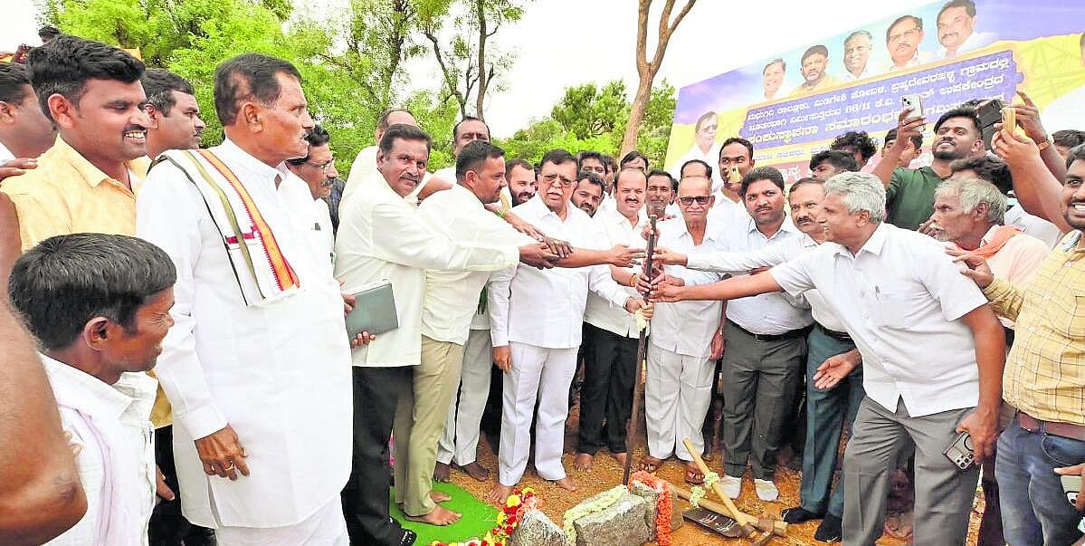 ವಿದ್ಯುತ್ ಉಪ ಸ್ಥಾವರಕ್ಕೆ ಭೂಮಿಪೂಜೆ