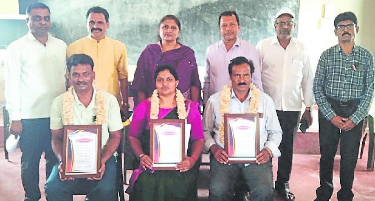 ‘ಎಲ್ಲರೂ ಒಗ್ಗಟ್ಟಿನಿಂದ ಸರ್ಕಾರಿ ಶಾಲೆ ಅಭಿವೃದ್ಧಿಗೆ ಶ್ರಮಿಸಬೇಕು’