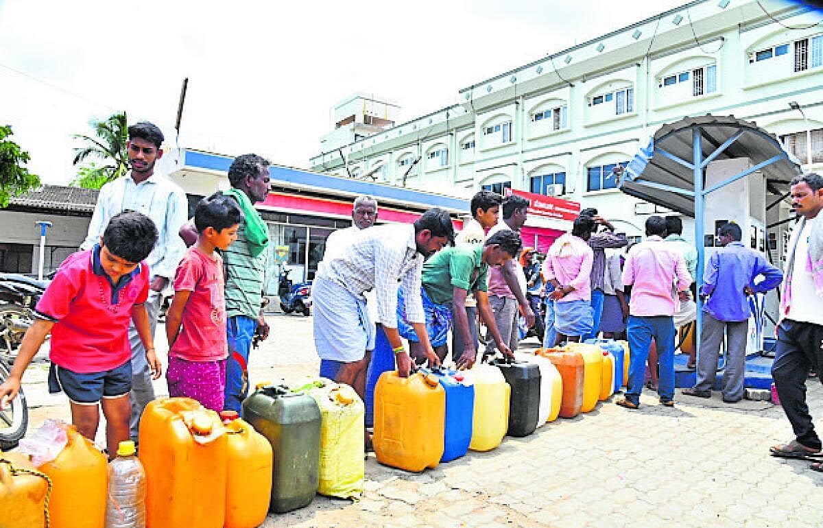 ಡೀಸೆಲ್ ಅಭಾವ: ಉಳುಮೆಗೆ ಹಿನ್ನಡೆ