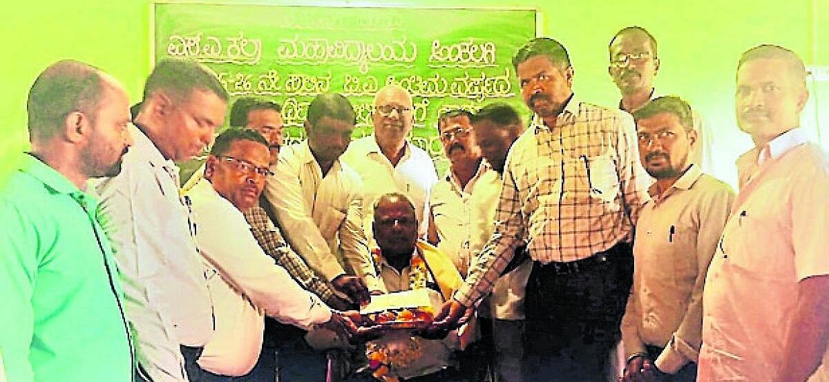 ‘ಸತ್ಯ, ಪ್ರಾಮಾಣಿಕತೆ ಅಳವಡಿಸಿಕೊಳ್ಳಿ’