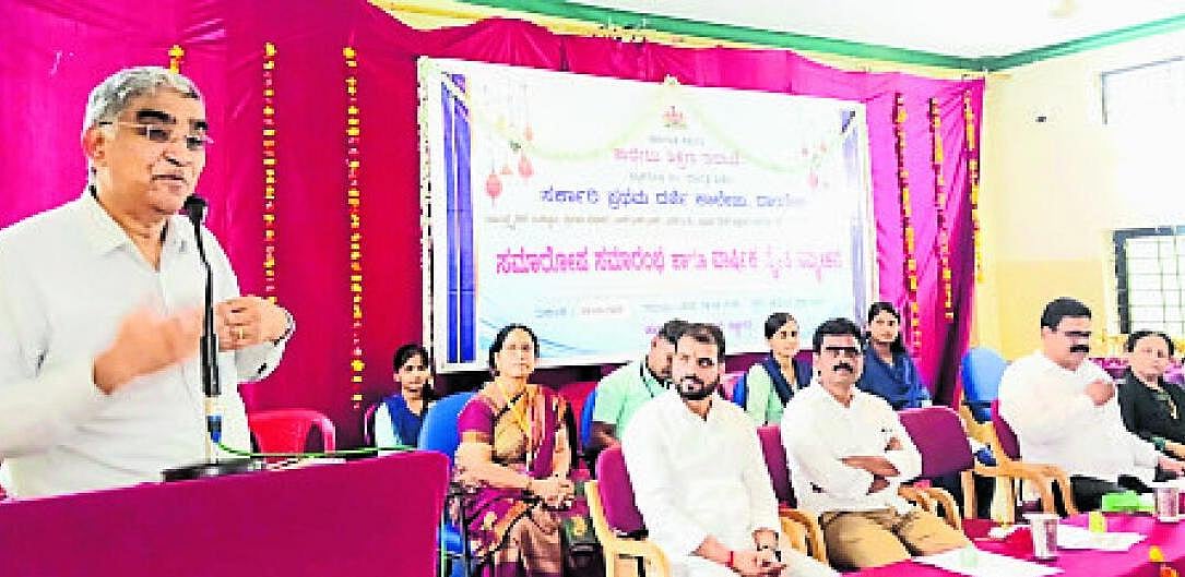 ‘ಅಂಕ ಗಳಿಕೆಗಿಂತ ವ್ಯಕ್ತಿತ್ವ ನಿರ್ಮಾಣಕ್ಕೆ ಆದ್ಯತೆ ನೀಡಿ’
