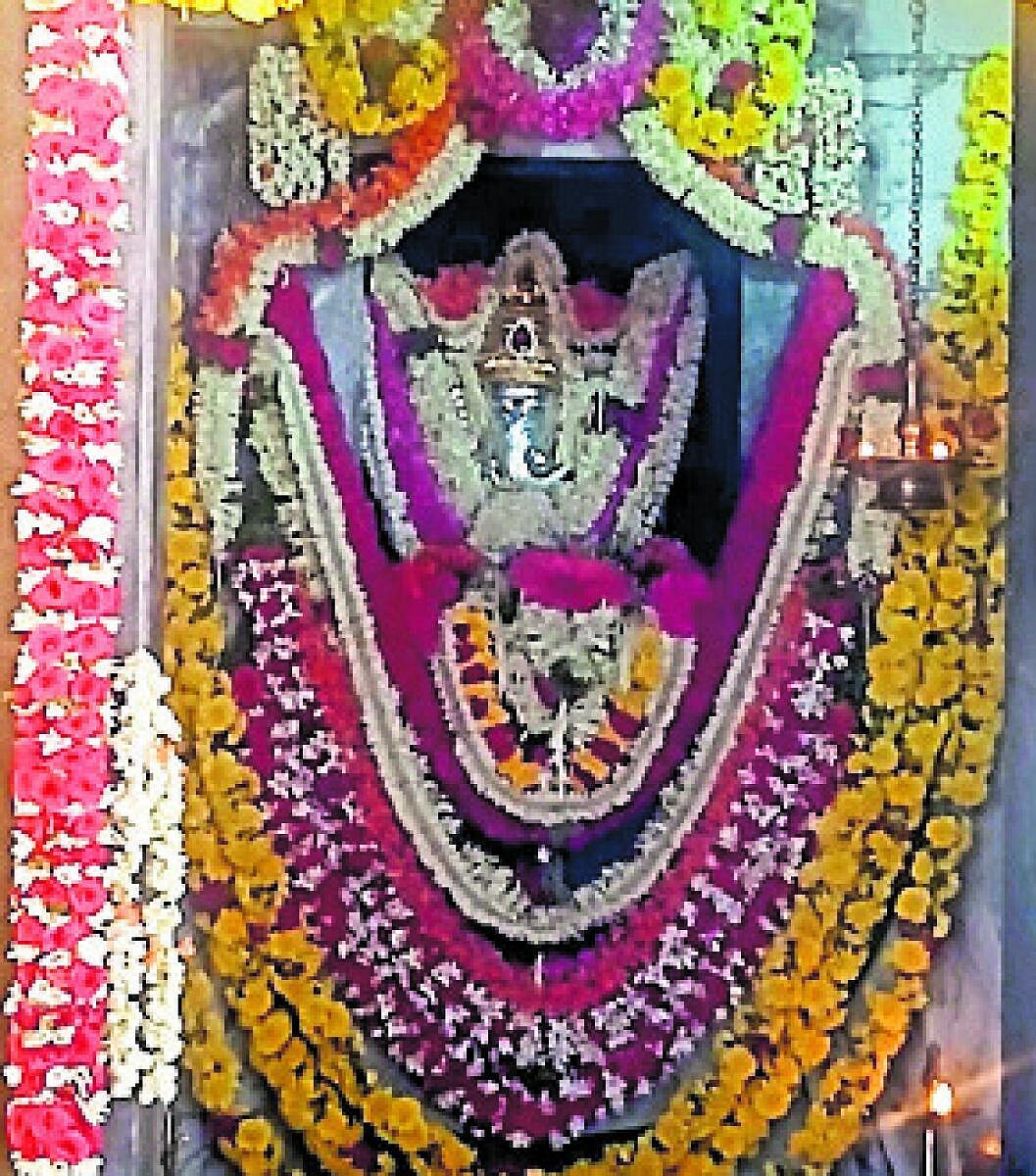 ಮಹಾಗಣಪತಿಗೆ ಚಿನ್ನದ ಕಿರೀಟ