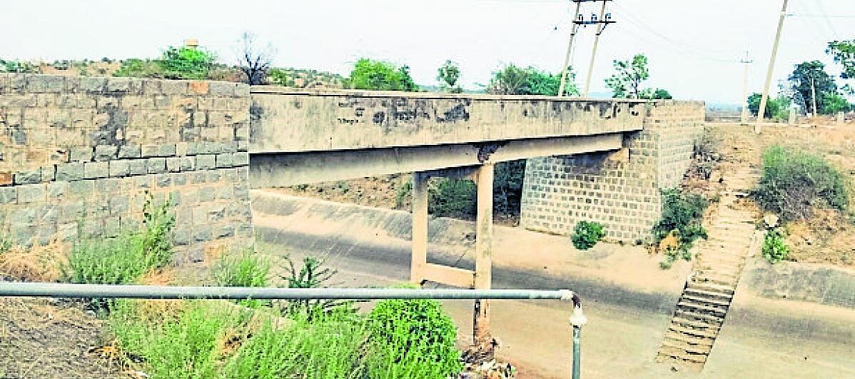 ಎಡದಂಡೆ ಕಾಲುವೆ ಸೇತುವೆ ಶಿಥಿಲ