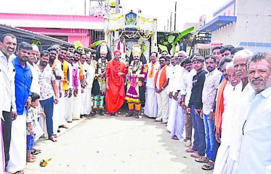 ಬಸವ ಜಯಂತಿ ಅದ್ದೂರಿ ಮೆರವಣಿಗೆ