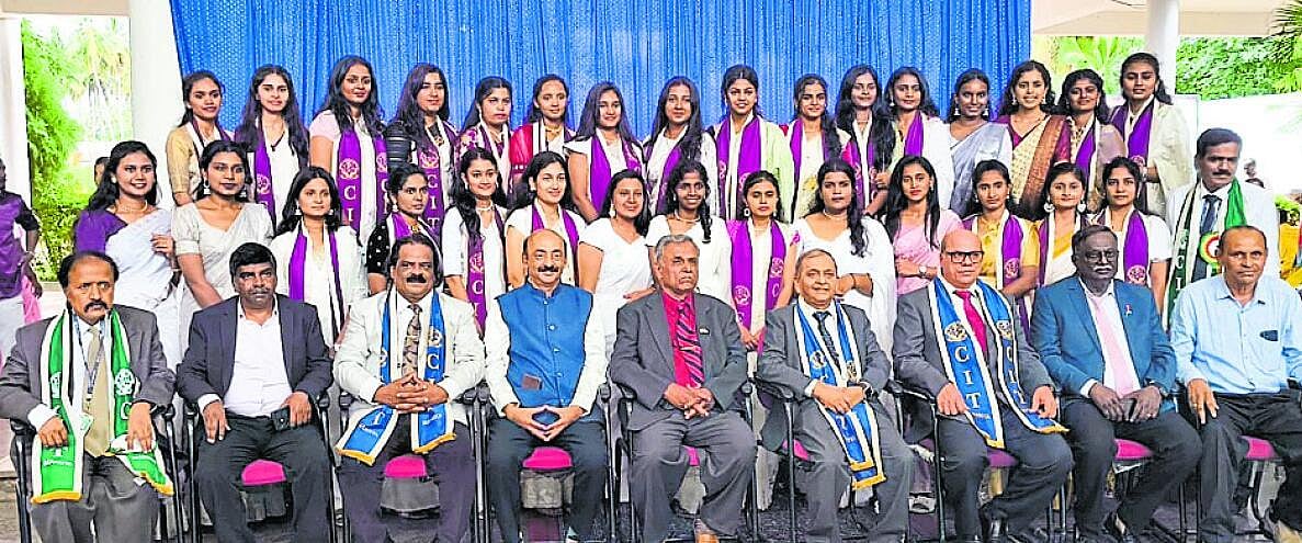ವಿವಿಧ ಕ್ಷೇತ್ರಗಳಲ್ಲಿ ಹೆಣ್ಣು ಮಕ್ಕಳ ಪ್ರಾಬಲ್ಯ: ಶ್ಲಾಘನೆ