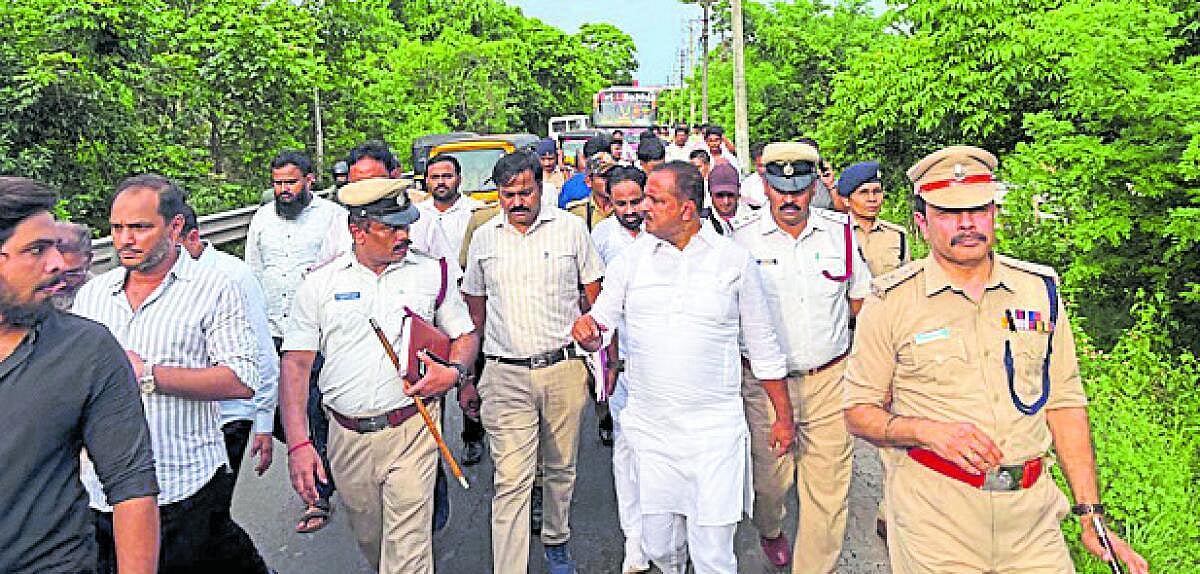 ತೊಕ್ಕೊಟ್ಟು ಸರ್ವಿಸ್ ರಸ್ತೆಗಳಲ್ಲಿ ಏಕಮುಖ ಸಂಚಾರ: ಪರಿಹಾರಕ್ಕೆ ಸೂಚನೆ