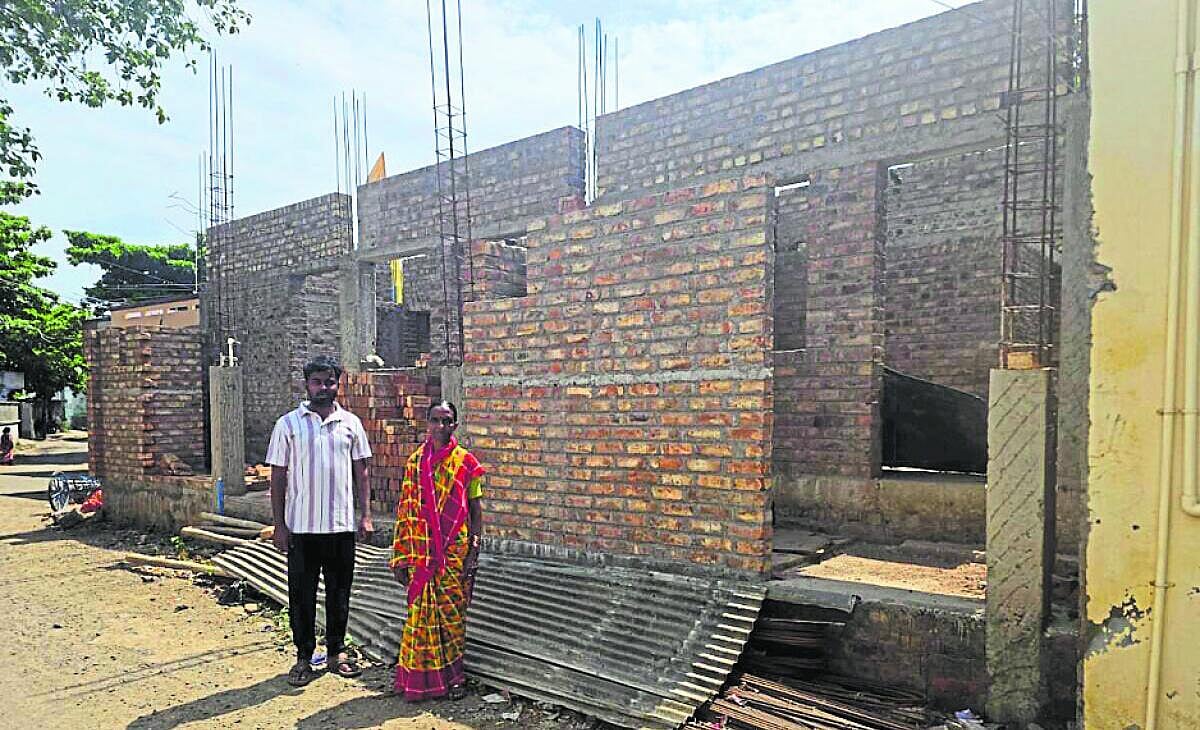 ಮುಧೋಳ | 500 ಕುಟುಂಬಗಳಿಗೆ ಸೂರು ಯಾವಾಗ?