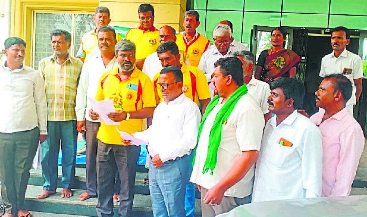 ದಲಿತರ ಸಮಸ್ಯೆಗೆ ಸ್ಪಂದಿಸದ ಆಡಳಿತ: ಕೆಆರ್ಎಸ್ ಪಕ್ಷ ಆರೋಪ