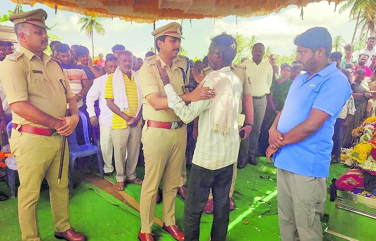 ಚಿಕ್ಕಬಳ್ಳಾಪುರ: ಬೈಕ್ಗಳ ನಡುವೆ ಸಂಭವಿಸಿದ ಅಪಘಾತದಲ್ಲಿ ಕಾನ್ಸ್ಟೆಬಲ್ ಸಾವು