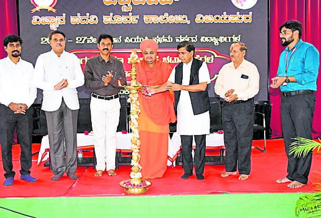ಇತರರ ಬಾಳಿಗೆ ಬೆಳಕಾಗಿ: ಎನ್.ಎಂ. ಬಿರಾದಾರ ಸಲಹೆ