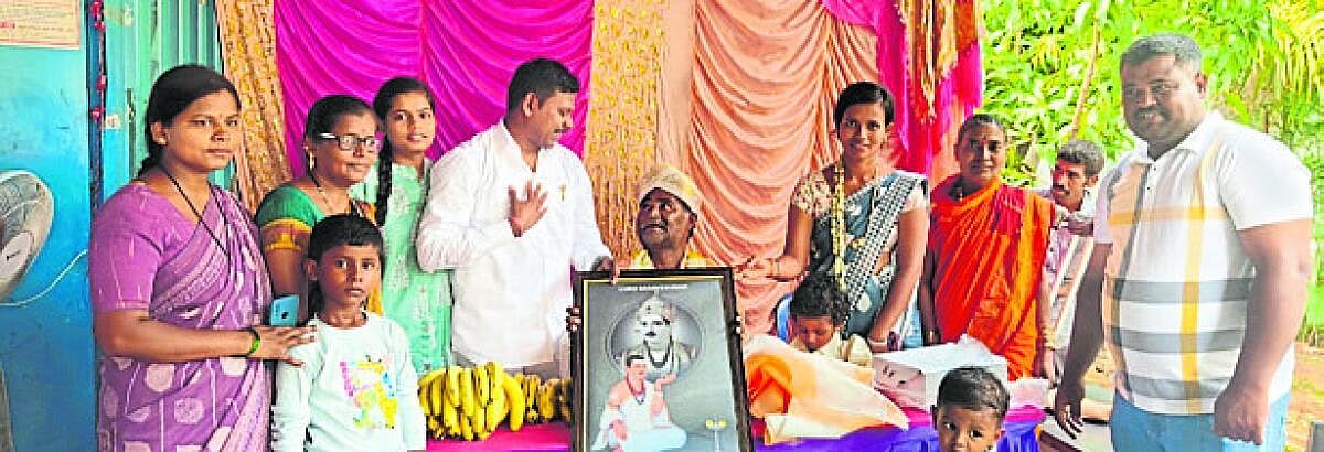 ವೃದ್ಧಾಶ್ರಮಕ್ಕೆ ದಾನ ನೀಡಿ: ವೀರೇಶ ಢವಳಗಿ