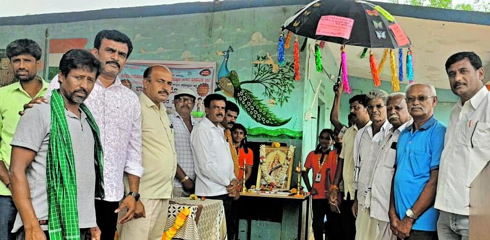 ಚಿಂತಾಮಣಿ: ಶಾಲೆಗೆ 40 ವಿದ್ಯಾರ್ಥಿಗಳು ದಾಖಲು