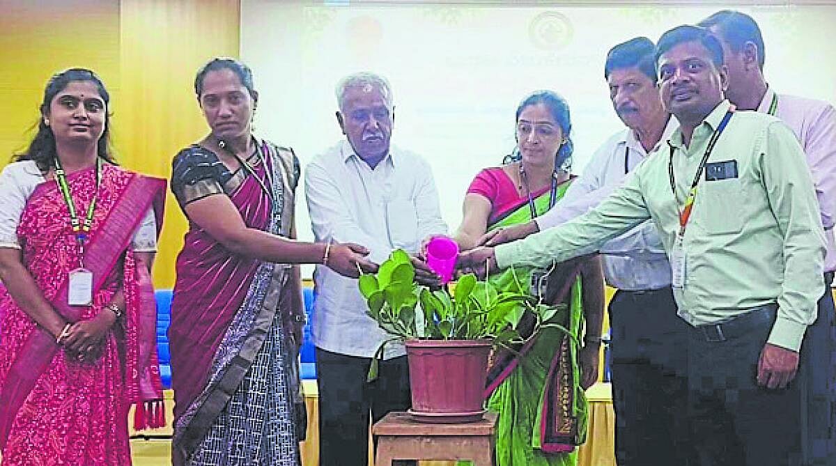 ಶ್ರಮವೆಂಬ ಬಂಡವಾಳದಿಂದ ಶಿಕ್ಷಣದಲ್ಲಿ ಯಶಸ್ಸು: ನಿವೃತ್ತ ಮುಖ್ಯ ಶಿಕ್ಷಕ ಎಂ.ಮಾಯಪ್ಪ