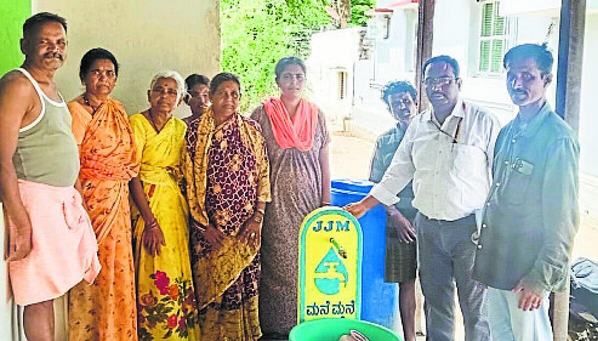 ಶಿರಾ: ತಾಲ್ಲೂಕಿನ ಸೀಬಿ ಅಗ್ರಹಾರ ಗ್ರಾಮಸ್ಥರಿಗೆ ಜಲಜೀವನ್ ಅರಿವು