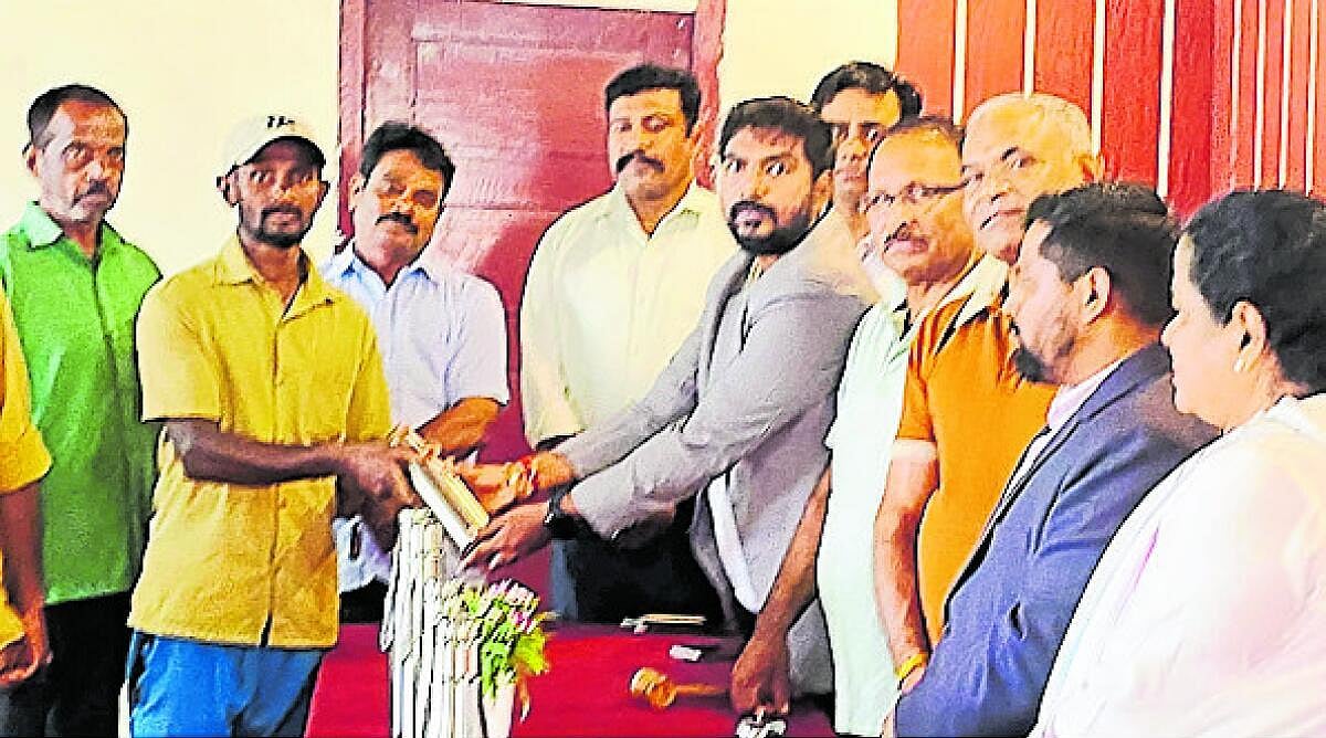 ಸ್ವಚ್ಛತೆಯಲ್ಲಿ ಪೌರ ಕಾರ್ಮಿಕರ ಪಾತ್ರ ಅಪಾರ; ಉದ್ಯಮಿ ದಿನೇಶ್