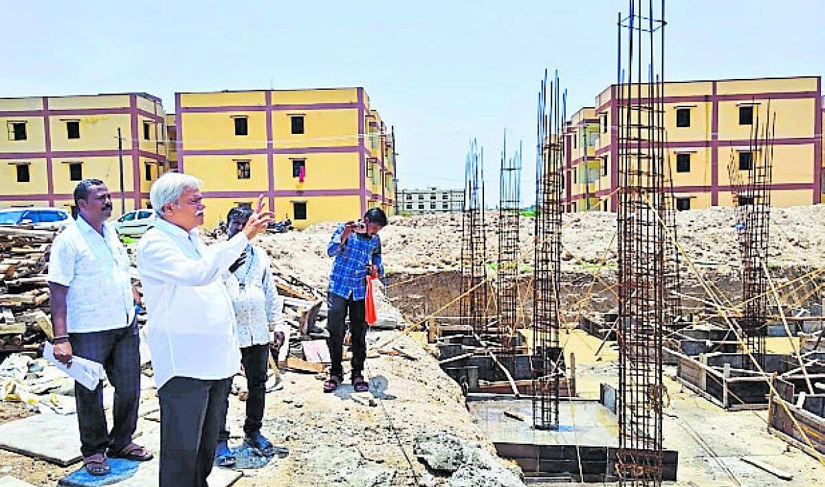 ಶಹಾಪುರ: ನಗರದ ವಿವಿಧ ಪ್ರದೇಶಗಳಿಗೆ ಶಾಸಕ ದರ್ಶನಾಪುರ ನಗರ ಸಂಚಾರ