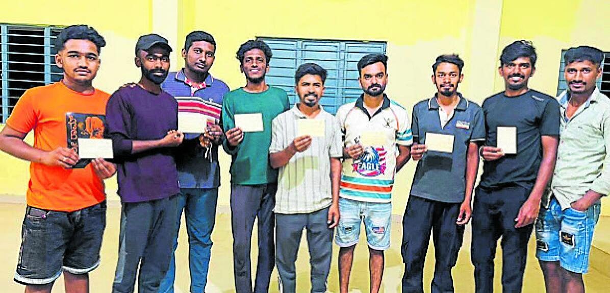 ಶಿರಾ: ಬಸ್ಗಾಗಿ ಯುವಜನ ಸಂಘದಿಂದ ಪತ್ರ ಚಳವಳಿ