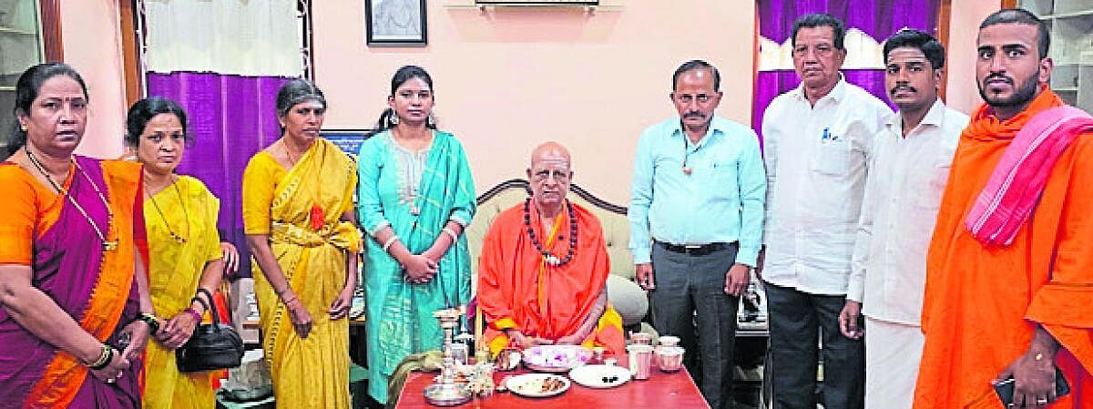 ಸಂಸ್ಕಾರವಿಲ್ಲದ ಮನುಷ್ಯ ಶವಕ್ಕೆ ಸಮ