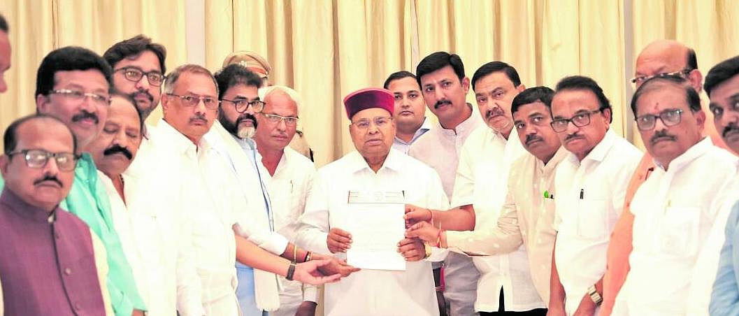 ಶಿವಲಿಂಗ ಅಪವಿತ್ರಗೊಳಿಸಿದವರ ಪ್ರಕರಣ ವಾಪಸ್: ರಾಜ್ಯಪಾಲರಿಗೆ ಬಿಜೆಪಿ ದೂರು