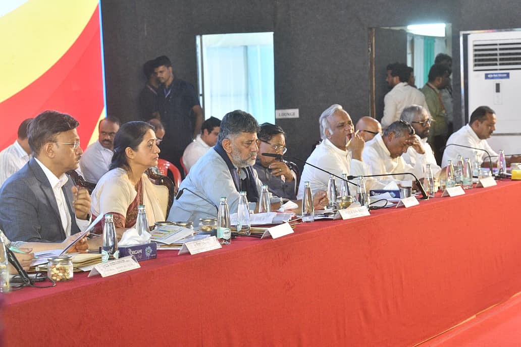 ಬರ ನಿರ್ವಹಣೆಯಲ್ಲಿ ನಿರ್ಲಕ್ಷ್ಯ ತೋರಿದರೆ ಕಠಿಣ ಕ್ರಮ: ಸಿಎಂ ಡಿಕೆಶಿ ಎಚ್ಚರಿಕೆ