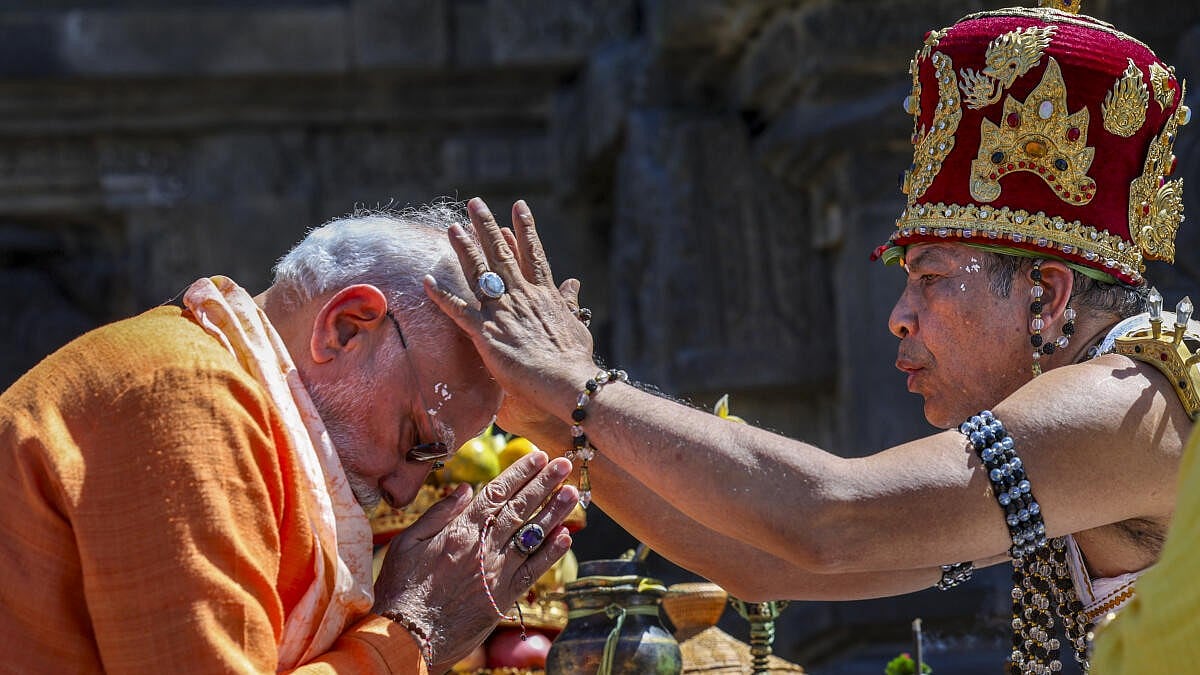 ಸಾಂಸ್ಕೃತಿಕ ಪರಂಪರೆ ನಮ್ಮನ್ನು ಬೆಸೆಯುತ್ತದೆ: ಇಂಡೊನೇಷ್ಯಾದಲ್ಲಿ ಮೋದಿ ಮಾತು