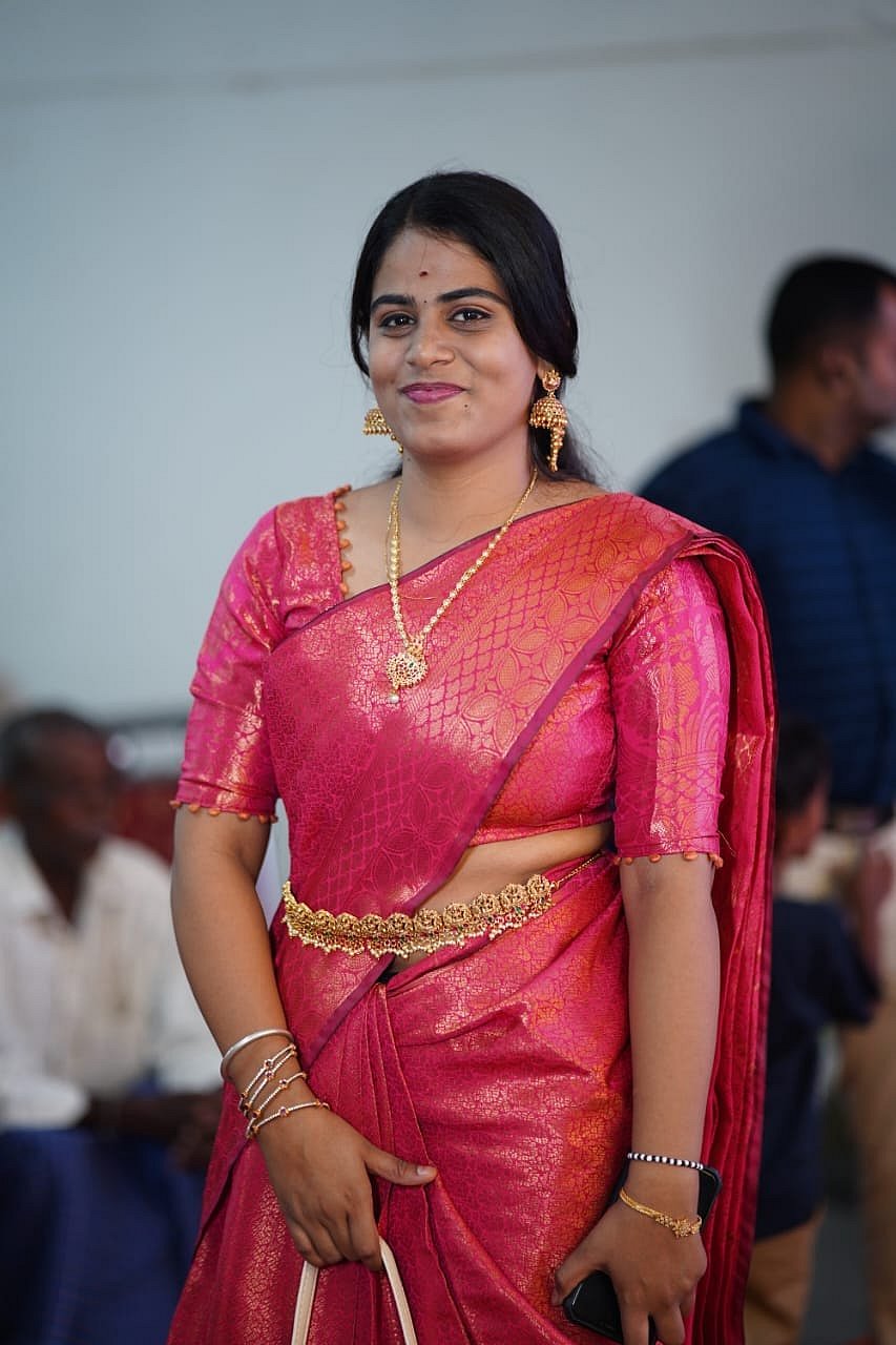 ಬೆಂಗಳೂರು | ಅಣ್ಣನ ಪ್ರೀತಿ ನಿರಾಕರಣೆ: ಯುವತಿಗೆ ಇರಿದ ತಮ್ಮ