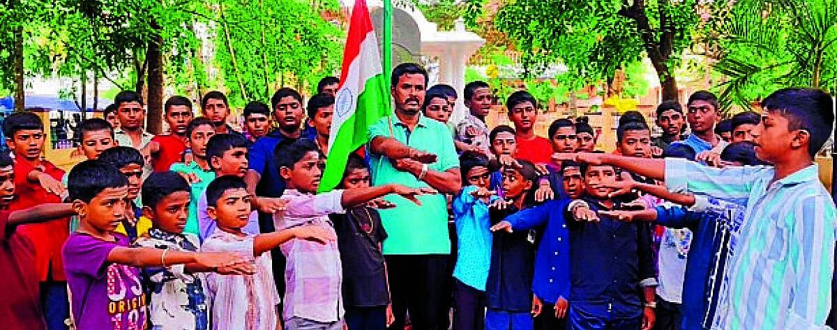 ದೇಶಭಕ್ತಿ ಪ್ರತಿಯೊಬ್ಬ ವಿದ್ಯಾರ್ಥಿಯ ಉಸಿರಾಗಬೇಕು - ನೃಪತುಂಗ ನಾಯ್ಕ