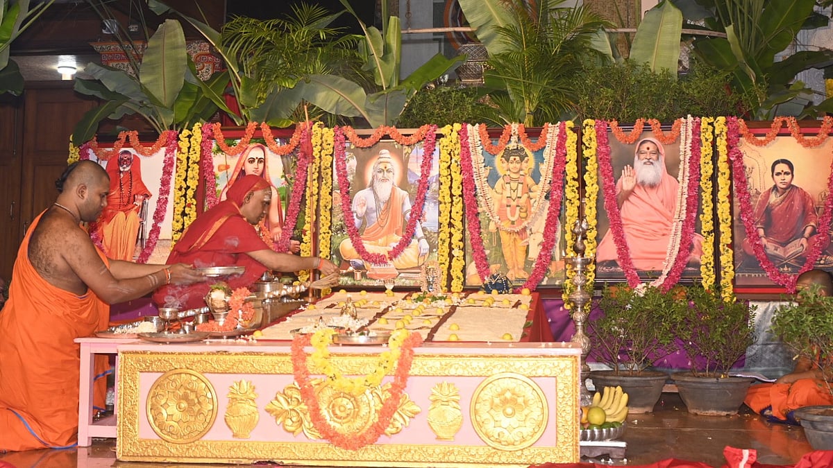 ಮೈಸೂರು: ದತ್ತವಿಜಯಾನಂದ ತೀರ್ಥ ಚಾತುರ್ಮಾಸ್ಯ ವ್ರತ, ವಿಶ್ವಶಾಂತಿಗಾಗಿ ಪ್ರಾರ್ಥನೆ