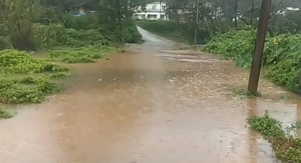Karnataka Rains | ಮಡಿಕೇರಿಯಲ್ಲಿ ಭಾರಿ ಮಳೆ: ತಡೆಗೋಡೆ ಕುಸಿತ