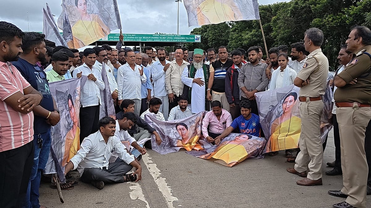 ಬೆಳಗಾವಿ| ಲಕ್ಷ್ಮಿ ಹೆಬ್ಬಾಳಕರಗೆ ಕೈತಪ್ಪಿದ ಮಂತ್ರಿ ಸ್ಥಾನ: ಬೆಂಬಲಿಗರ ಪ್ರತಿಭಟನೆ